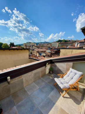 Magic Place Bergamo! Relax Apartment with terrace in the heart of the city